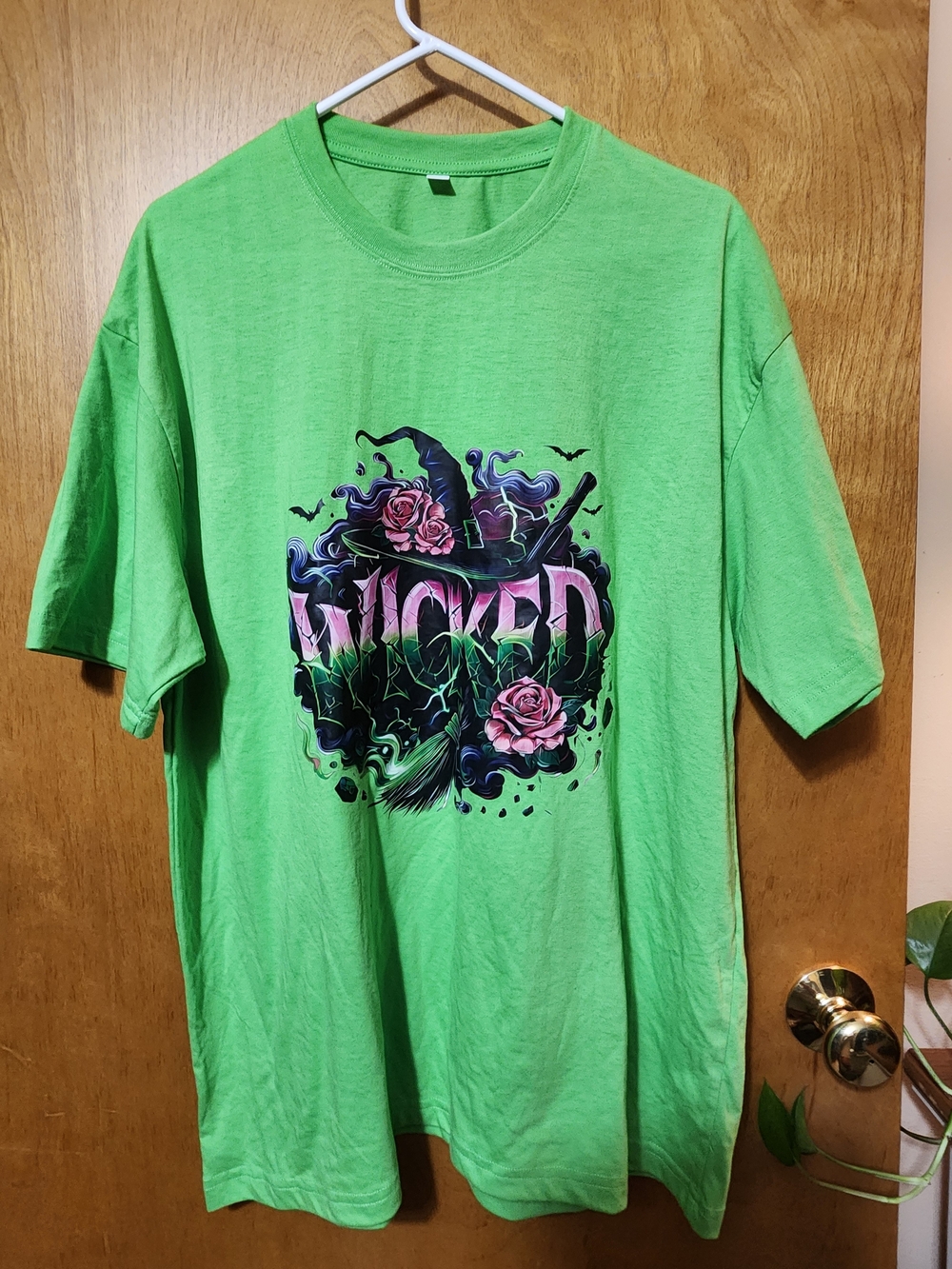Wicked Witch Graphic T-Shirt • Green • Size XL• NWOT